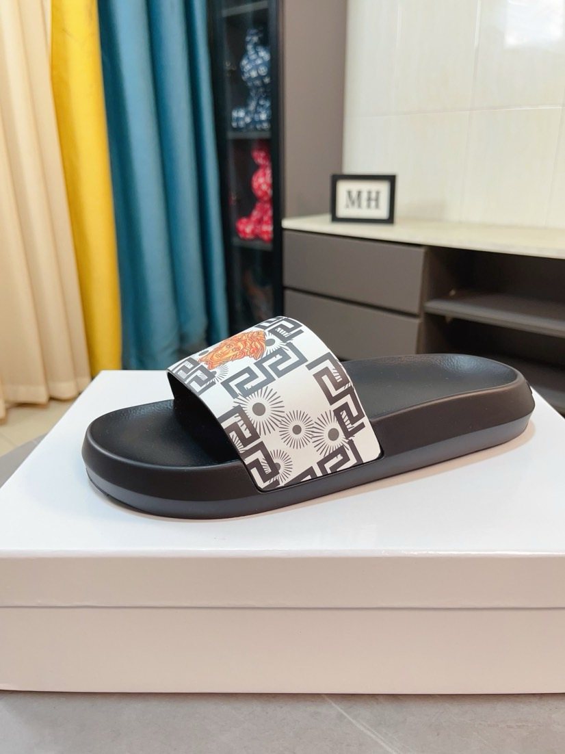 微商相册测试鞋子-Versace Geometric Strap Slide Sandals — side