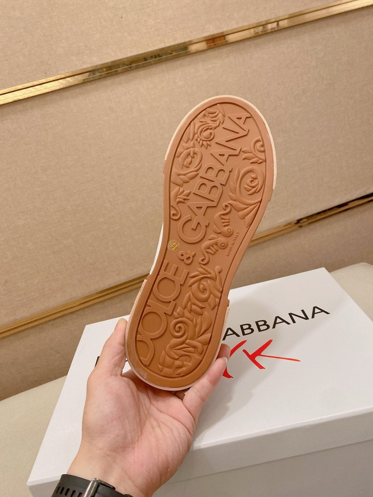Dolce & Gabbana Low-Top Lace-Up Sneakers — detail
