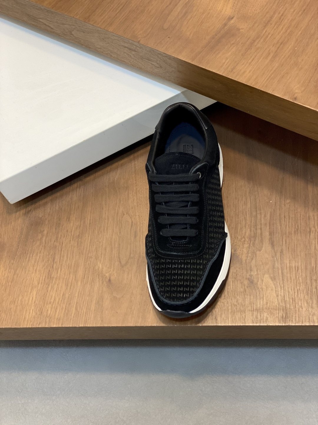 ZILLI Textured Low-Top Sneakers — front