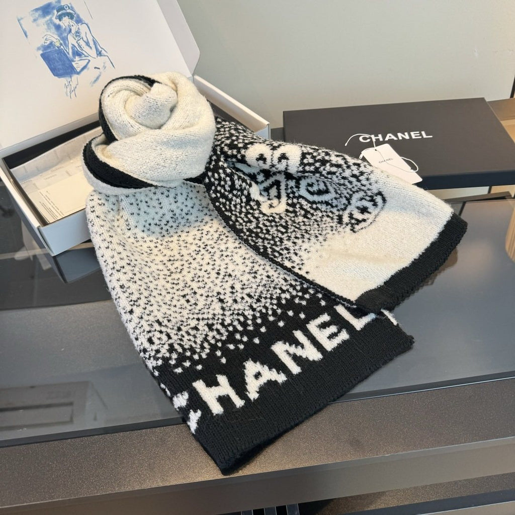 Chanel Ivory and Black Knit Scarf — front