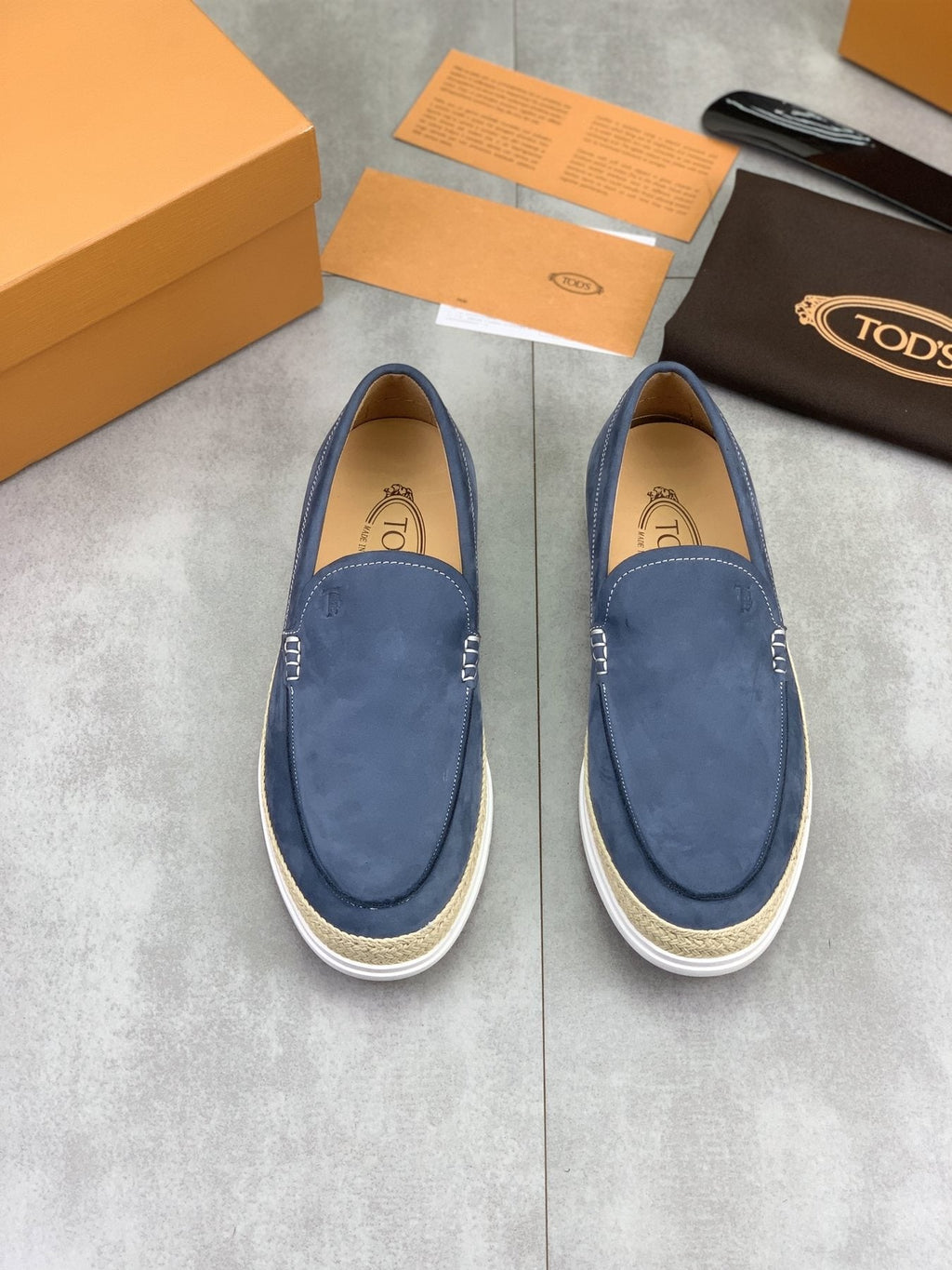 TOD'S Raffia-Trim Driving Loafers — front