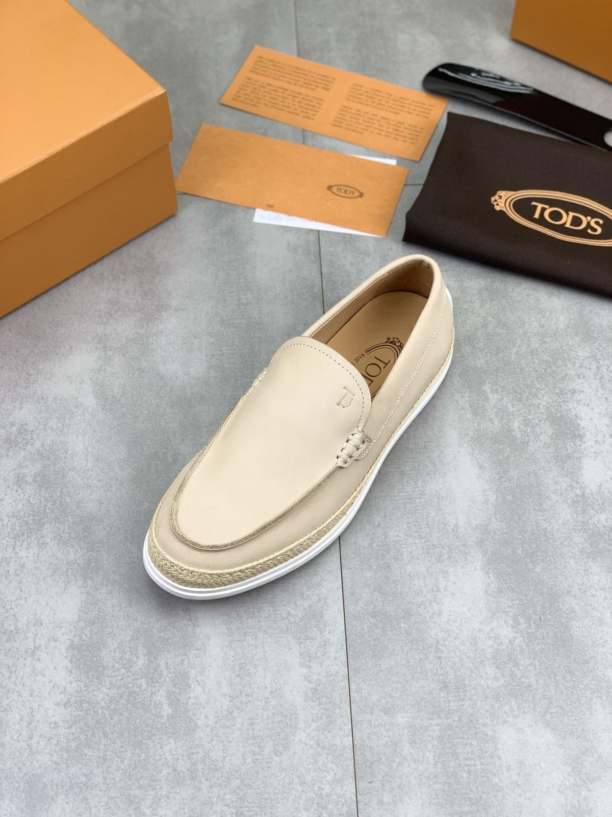 TOD'S Raffia-Trim Driving Loafers — front