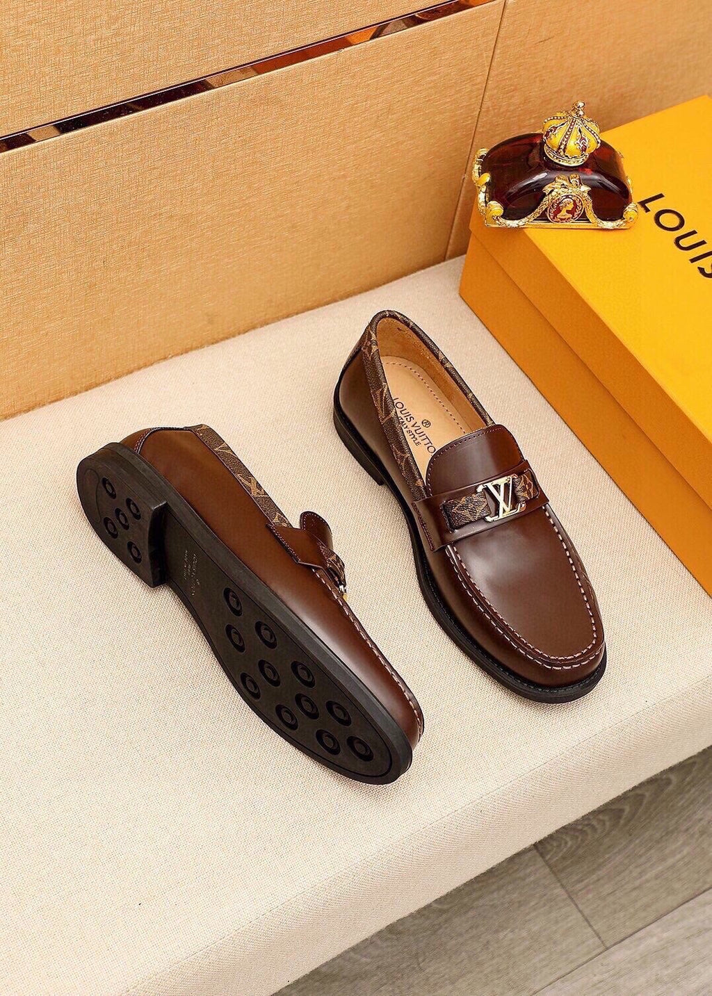 微商相册测试鞋子-Louis Vuitton Moc-Toe Hardware Loafers — side