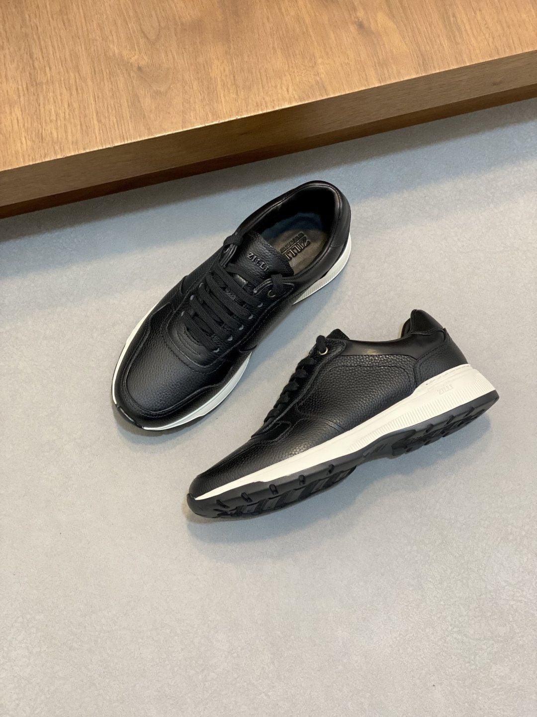 ZILLI Stitched Low-Top Sneakers — front