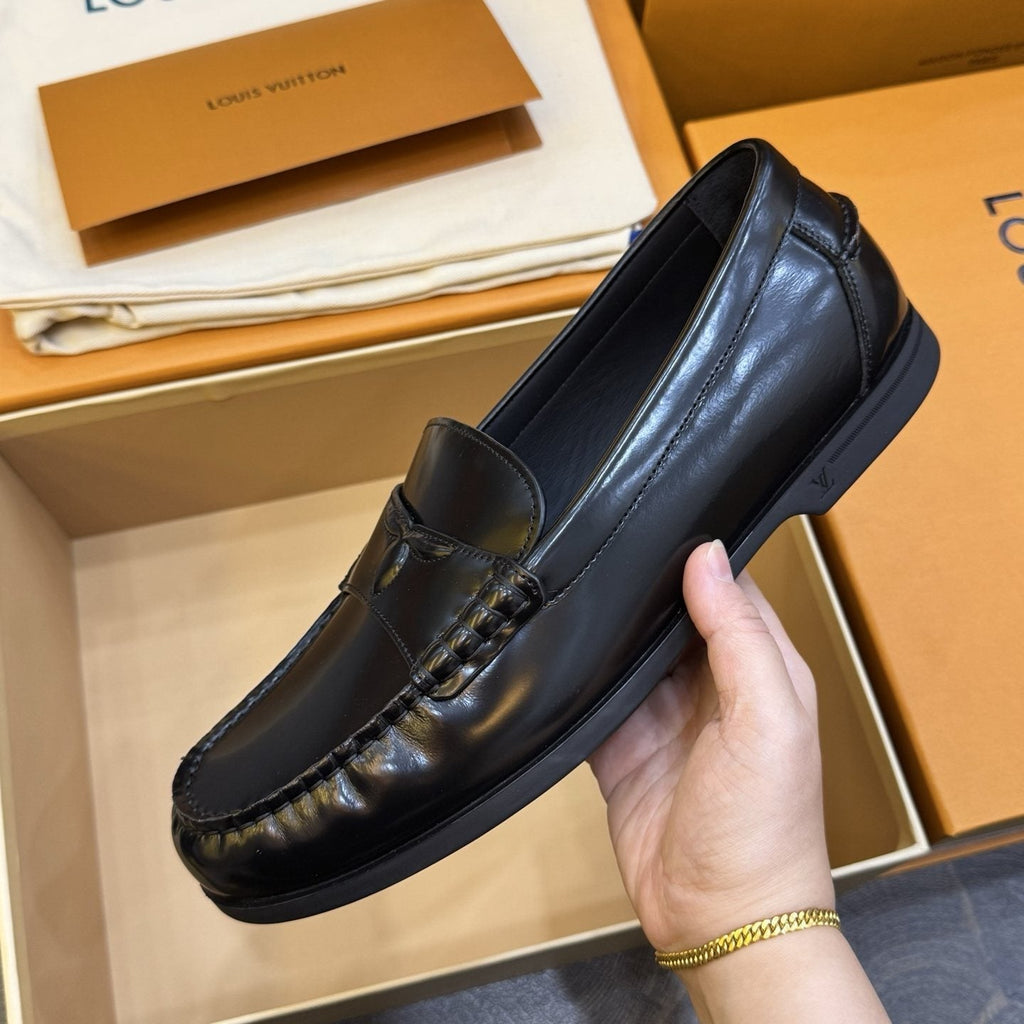 Louis Vuitton Croisette Black Loafers — model