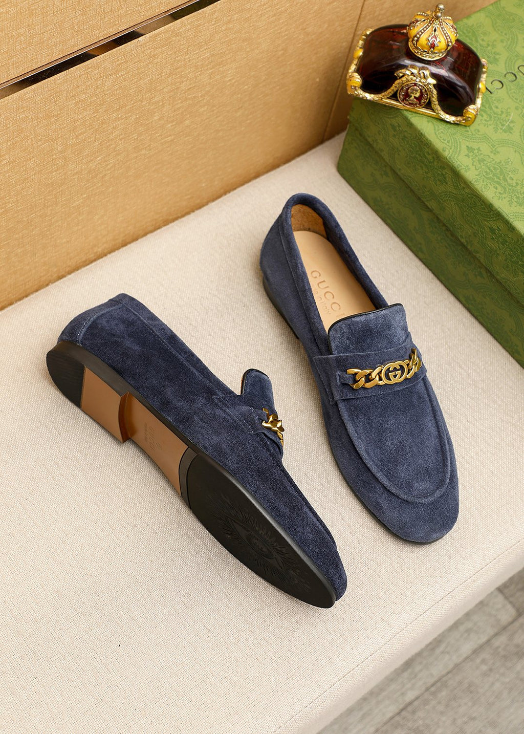 GUCCI Chain Detail Loafers — front