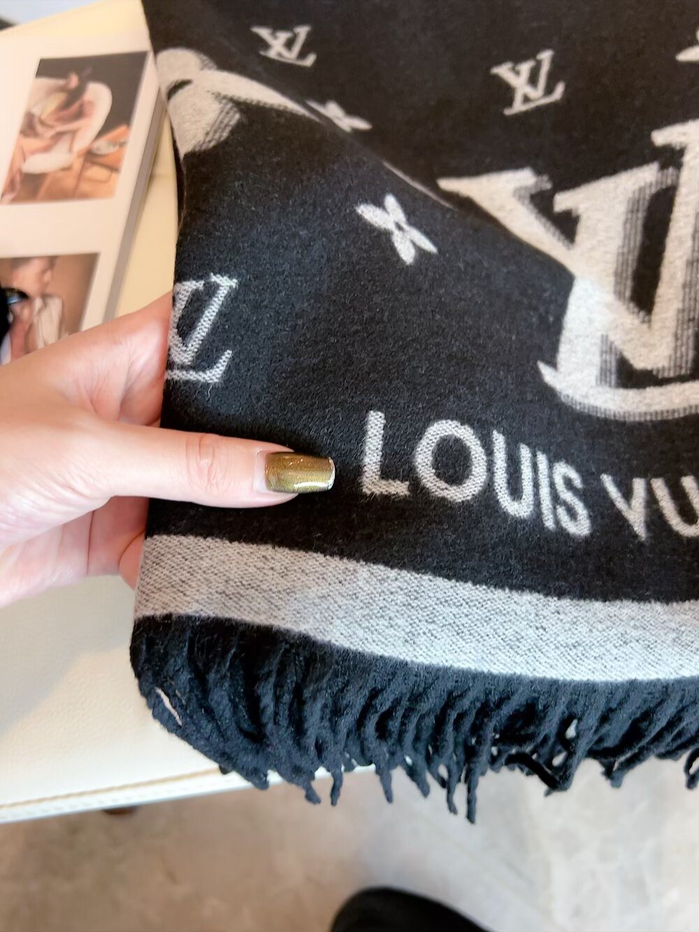 Louis Vuitton Fringed Monogram Scarf — detail