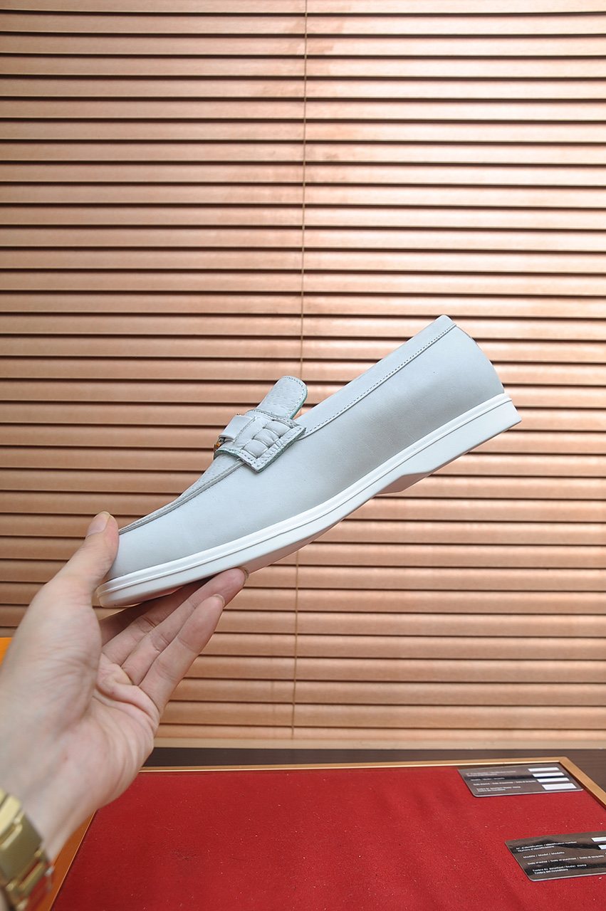 微商相册测试鞋子-Louis Vuitton Buckle Slip-On Loafers — side