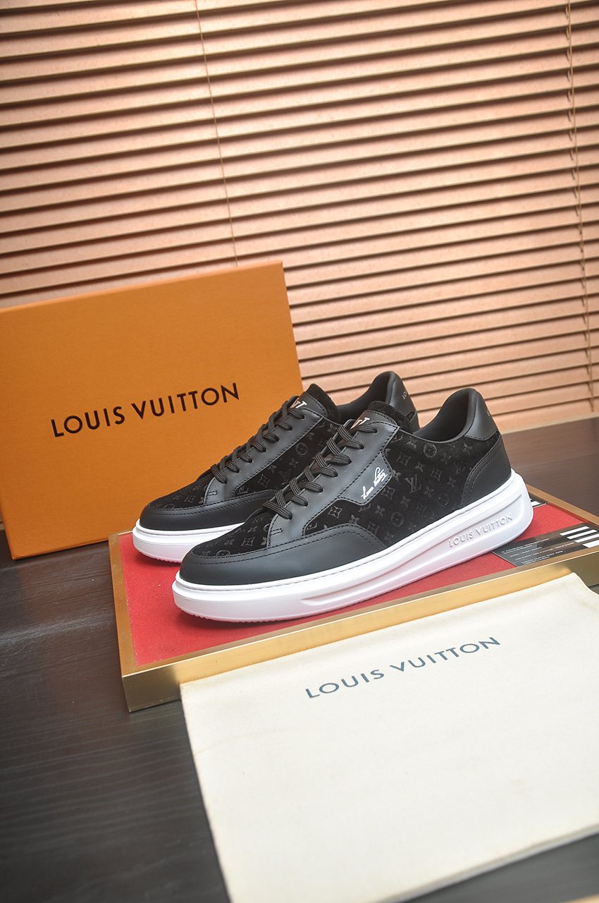 Louis Vuitton Textured Low-Top Sneakers — front