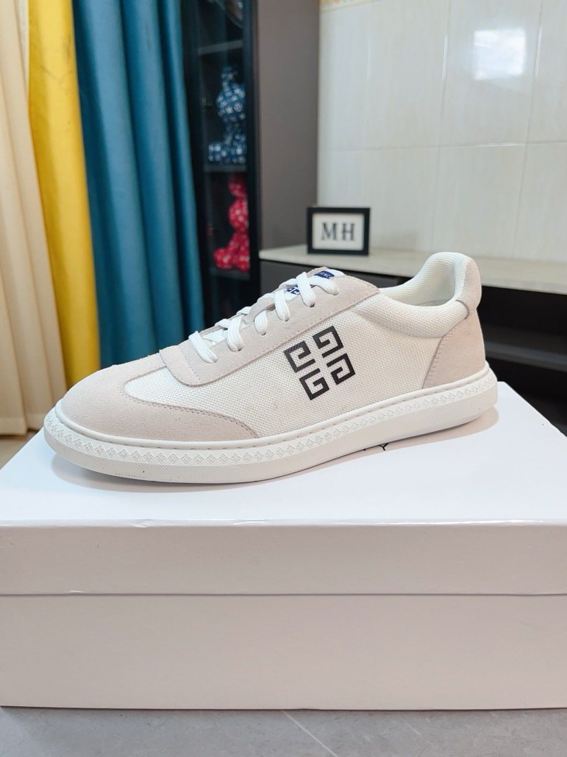 Givenchy Contrast Panel Low-Top Sneakers — front