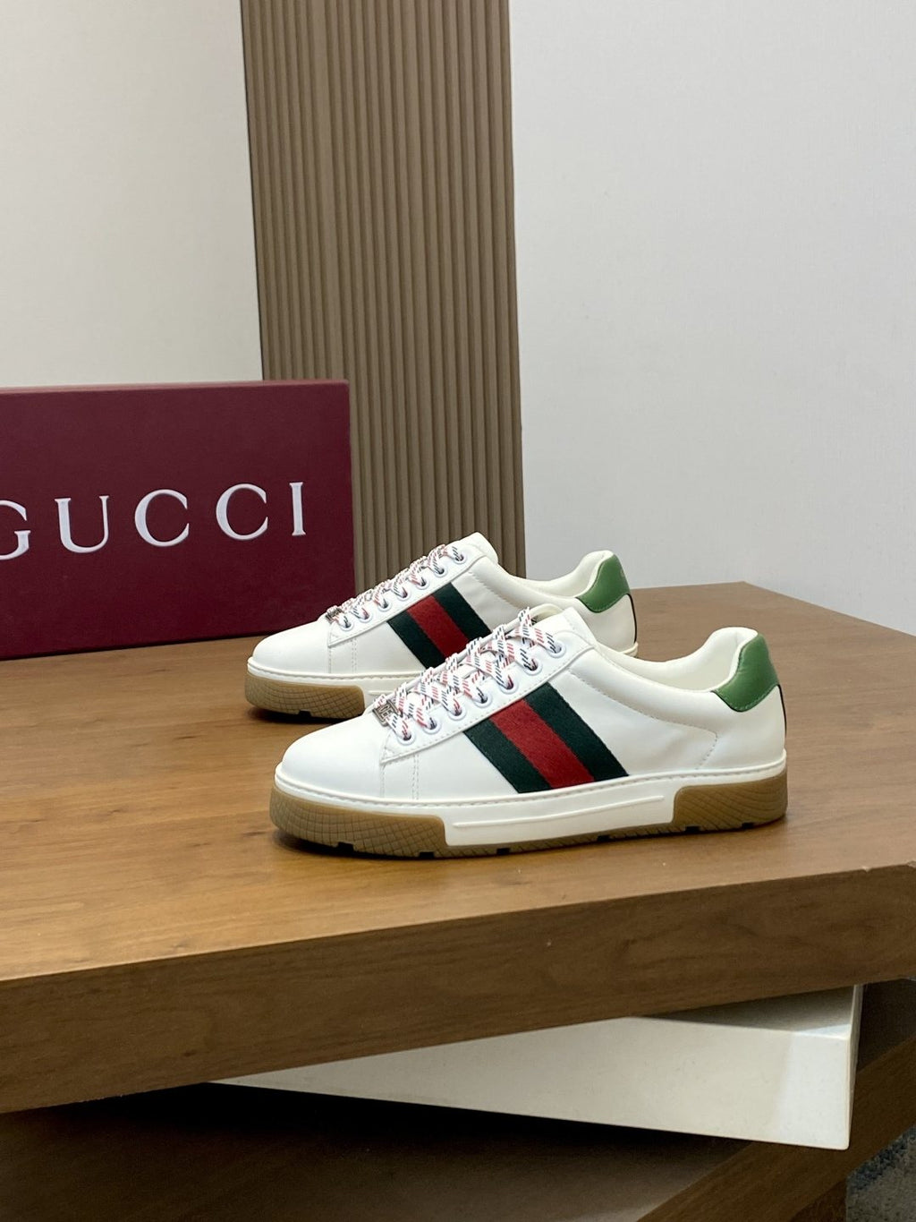 Gucci Stripe Low-Top Sneakers — front