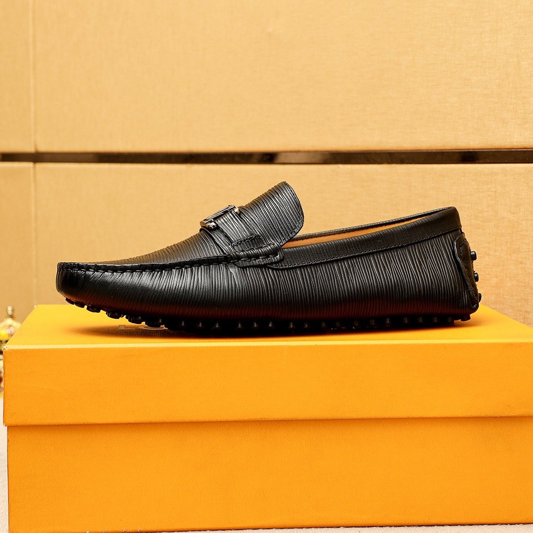 Louis Vuitton Brown Textured Driving Shoes — detail