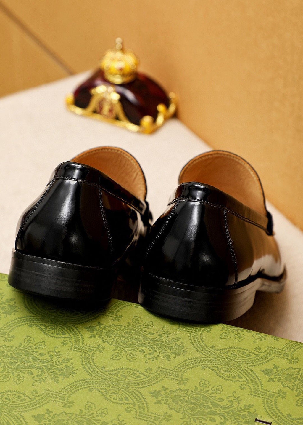 微商相册测试鞋子-Gucci Metal-Accent Moc-Toe Loafers — back