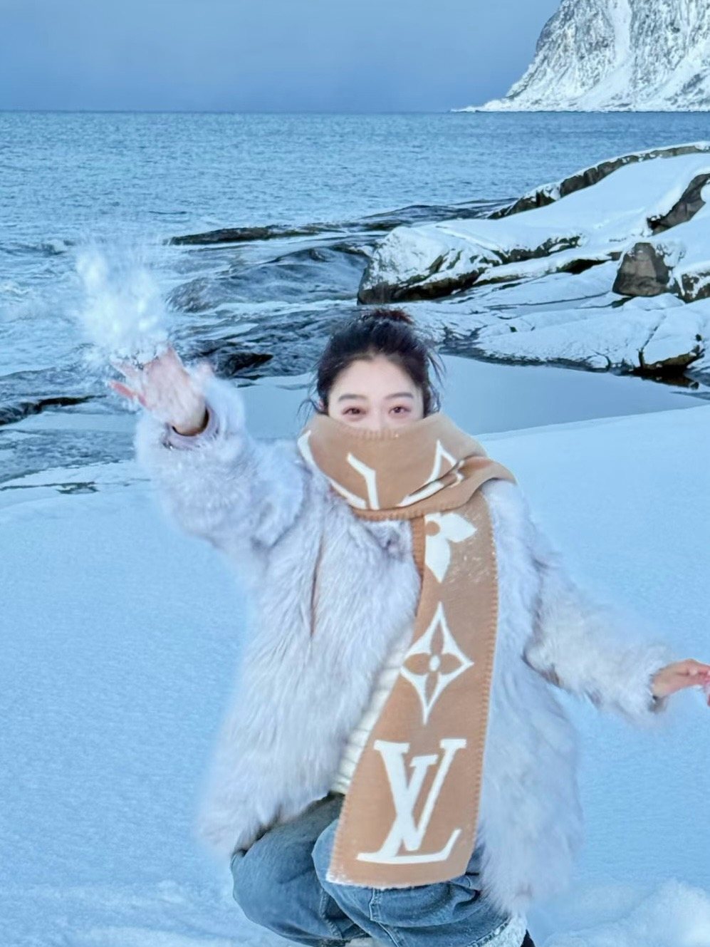 Louis Vuitton Oversized Monogram Fashion Scarf — model