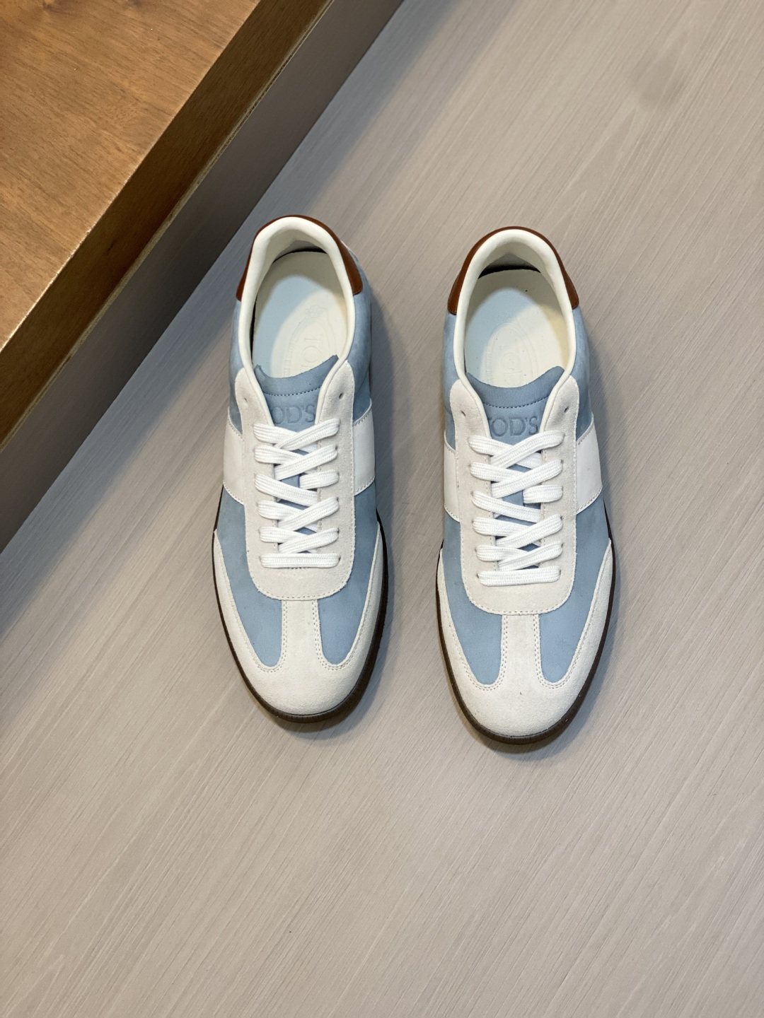 TOD'S Contrast Panel Low-Top Sneakers — hero