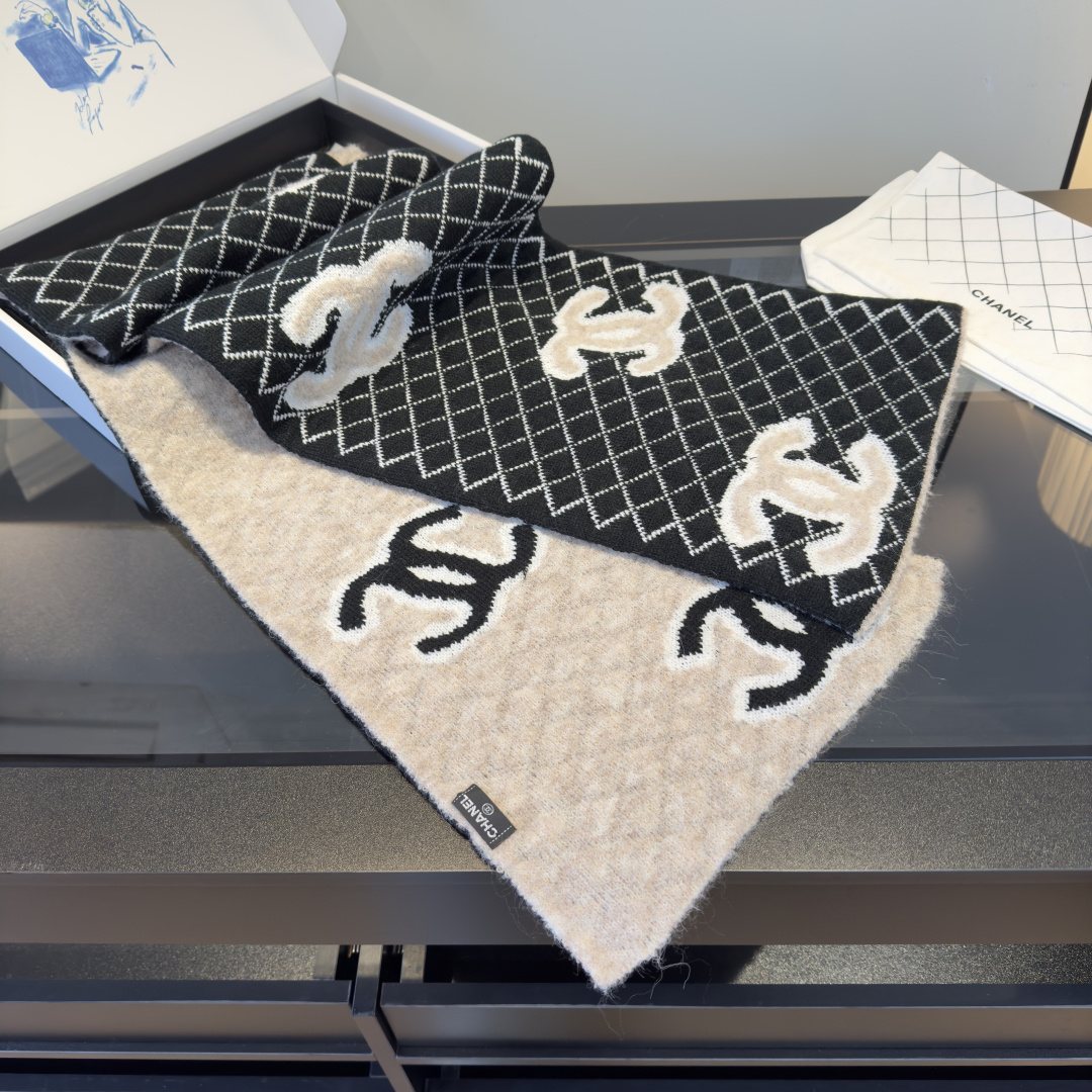 Chanel Grid Pattern Knit Scarf — hero