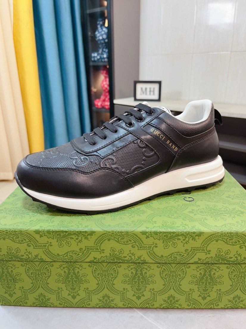 Gucci Men’s Textured Low-Top Sneakers — front