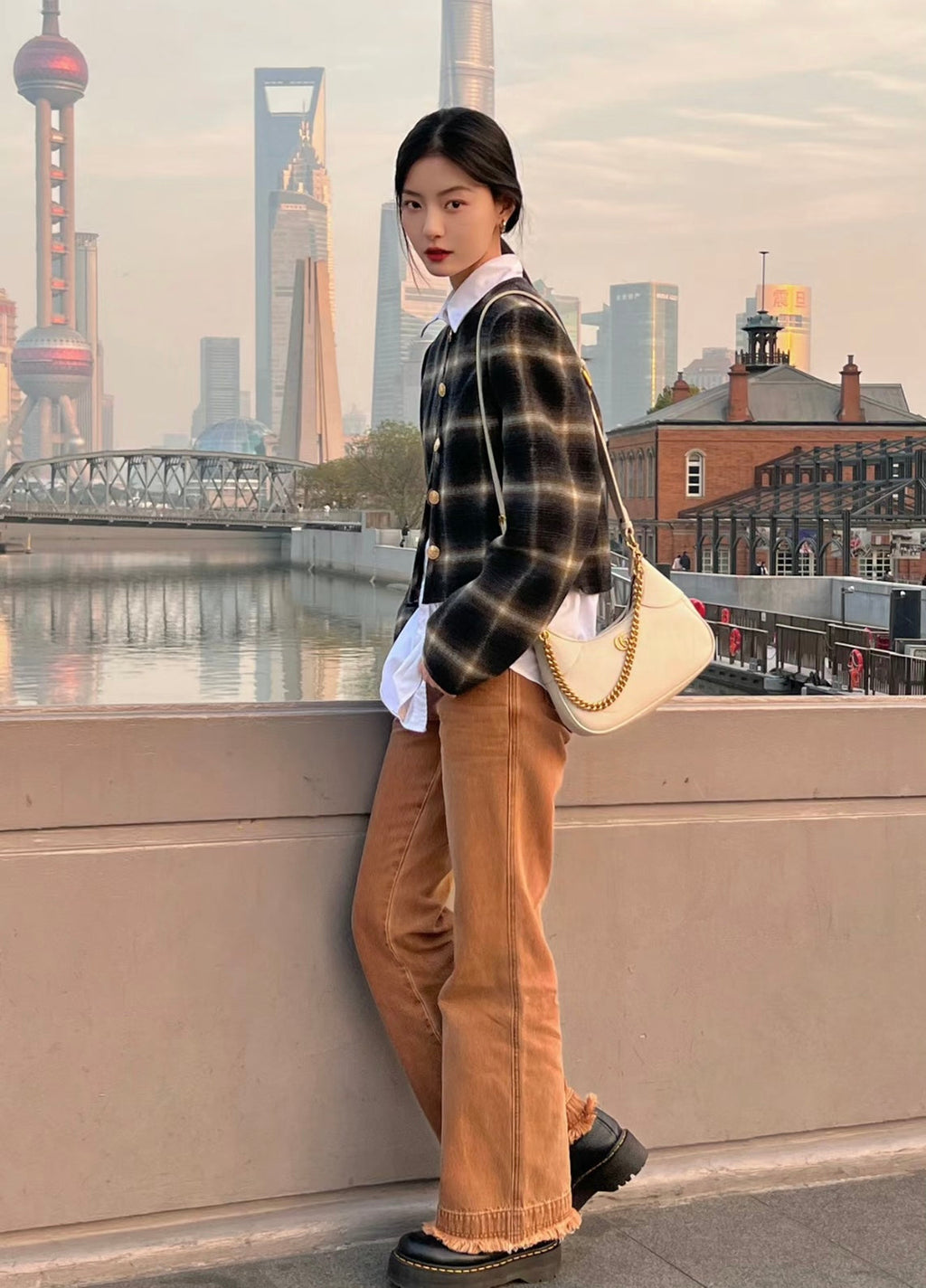 Gucci GG Aphrodite Crescent Shoulder Bag – 731817