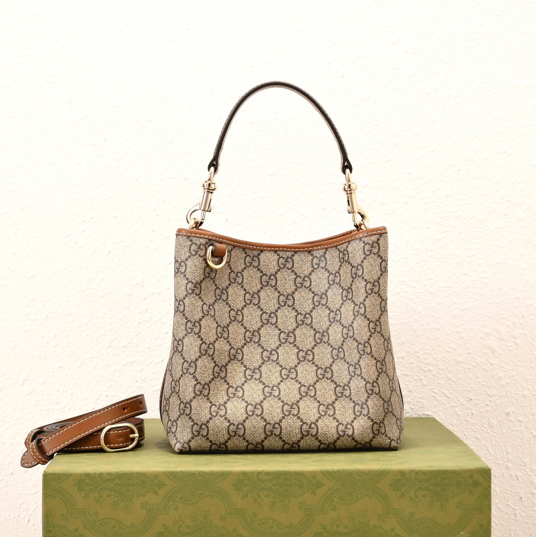 Gucci GG Emblem Bucket Bag – 815118