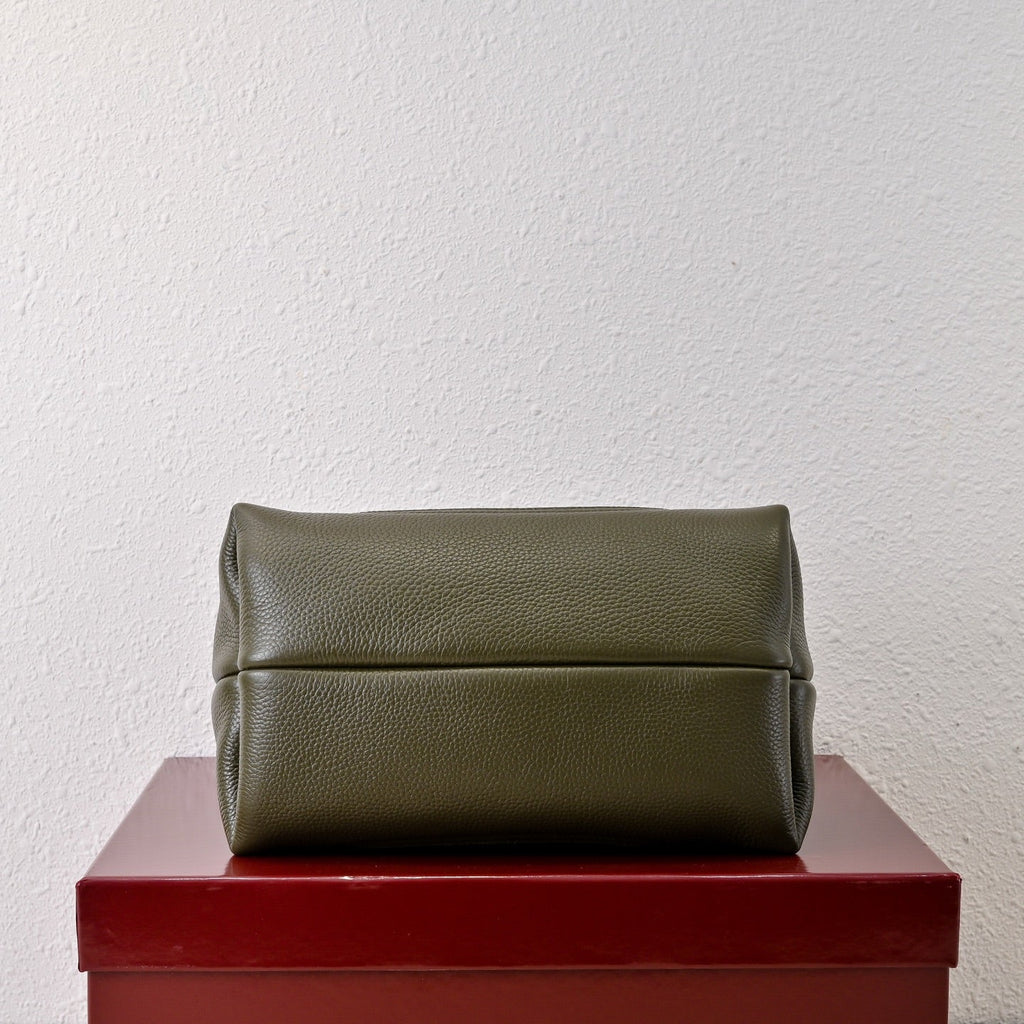 Gucci Softbit Medium Top Handle Bag – 837467