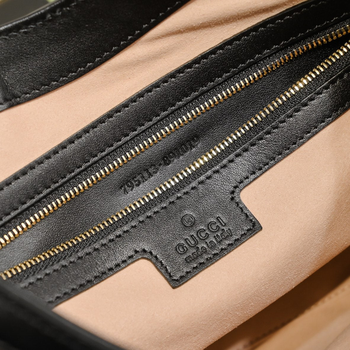 Gucci Padlock Shoulder Bag – 795113